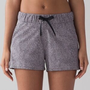 Lululemon On The Fly Short Size 6